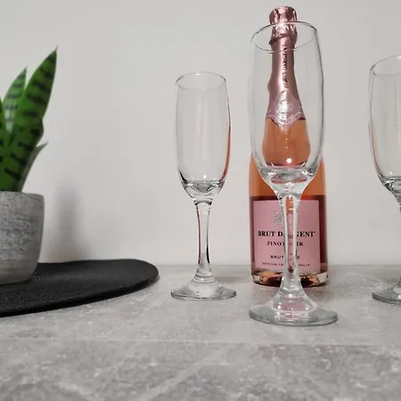 Neubau Mit Kueche, Tv In Der Naehe Von Aachen アパート アルスドルフ