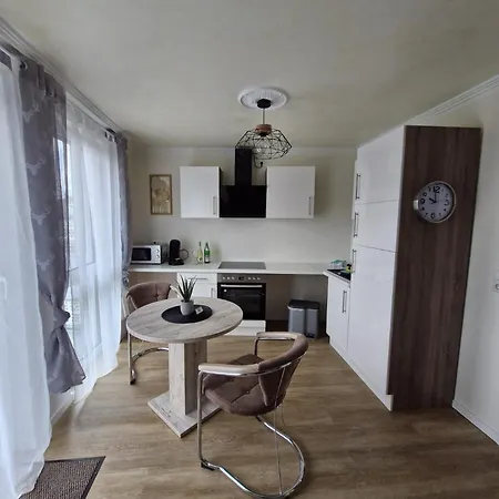 Neubau Mit Kueche, Tv In Der Naehe Von Aachen アパート *