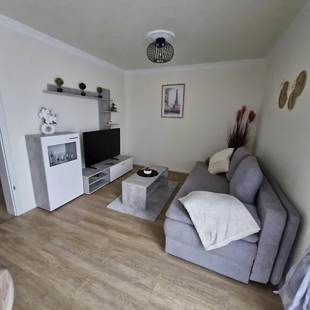 Neubau Mit Kueche, Tv In Der Naehe Von Aachen